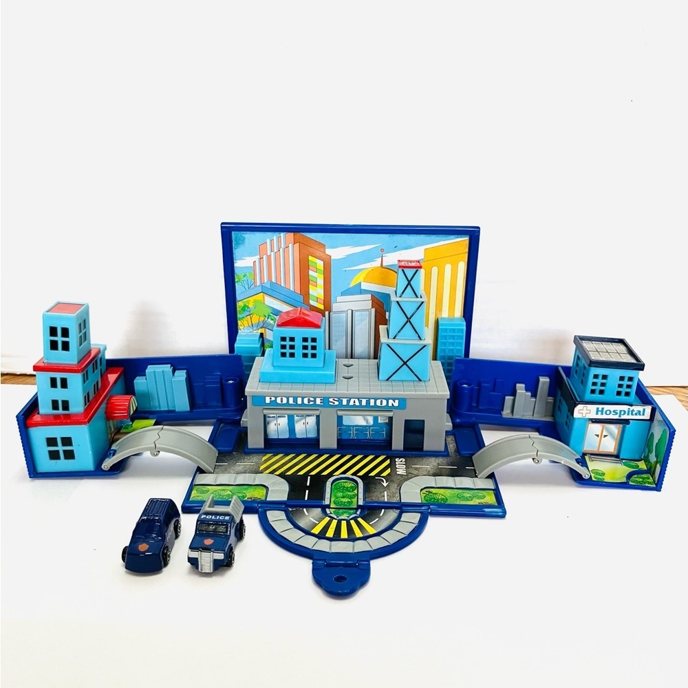 Soma 1997 Micro Racers City Playset Pop Up Police Station Has 2 Cars Read